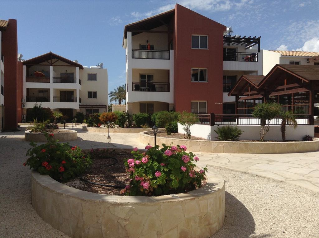 Adriana Holiday Resort Paphos Bagian luar foto