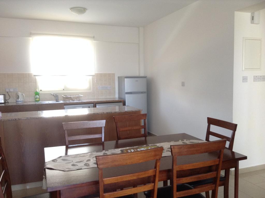 Adriana Holiday Resort Paphos Bagian luar foto
