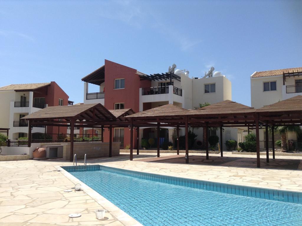 Adriana Holiday Resort Paphos Bagian luar foto