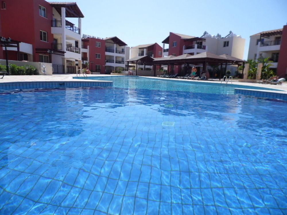 Adriana Holiday Resort Paphos Bagian luar foto