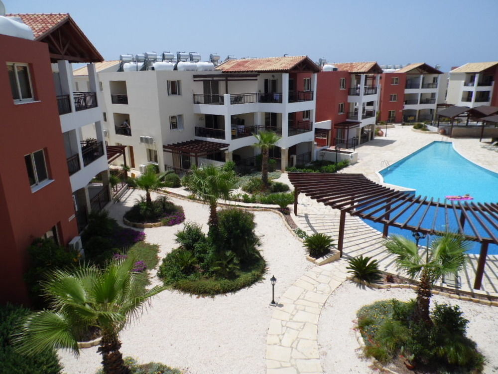 Adriana Holiday Resort Paphos Bagian luar foto