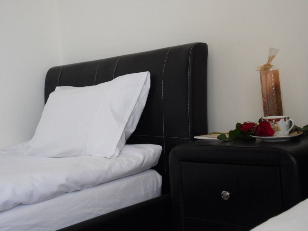 Adriana Holiday Resort Paphos Bagian luar foto
