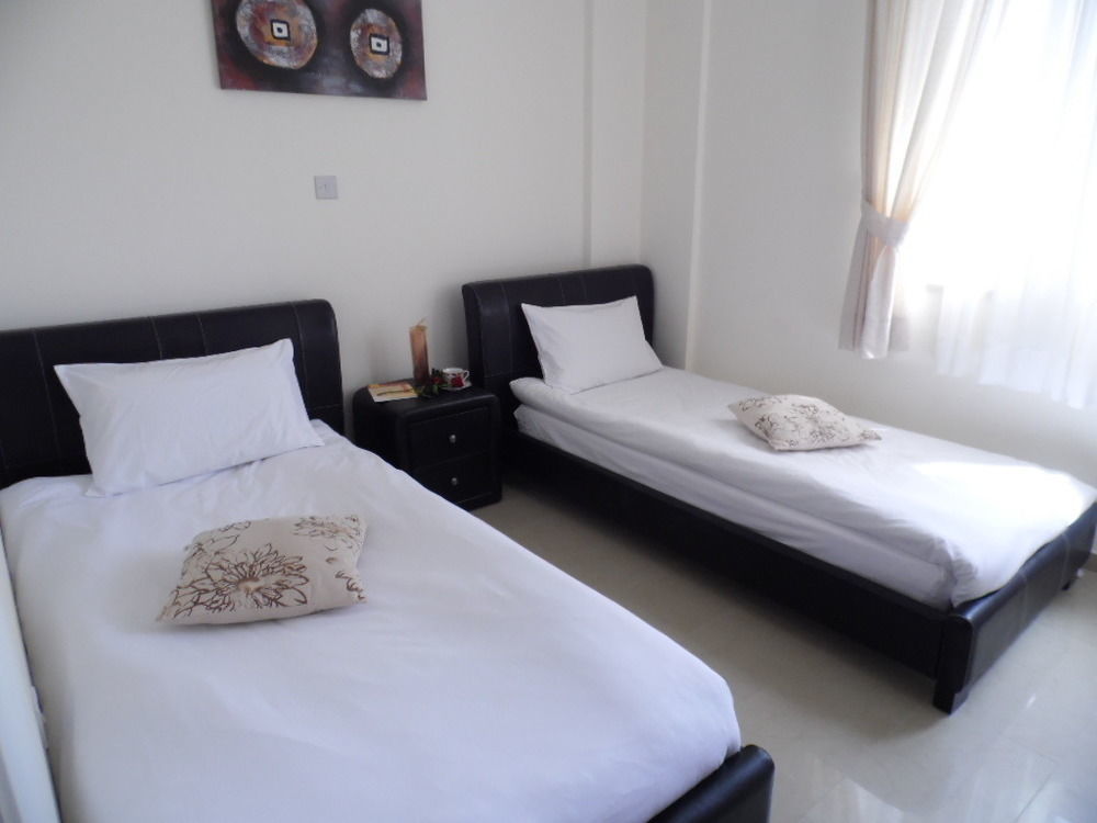 Adriana Holiday Resort Paphos Bagian luar foto