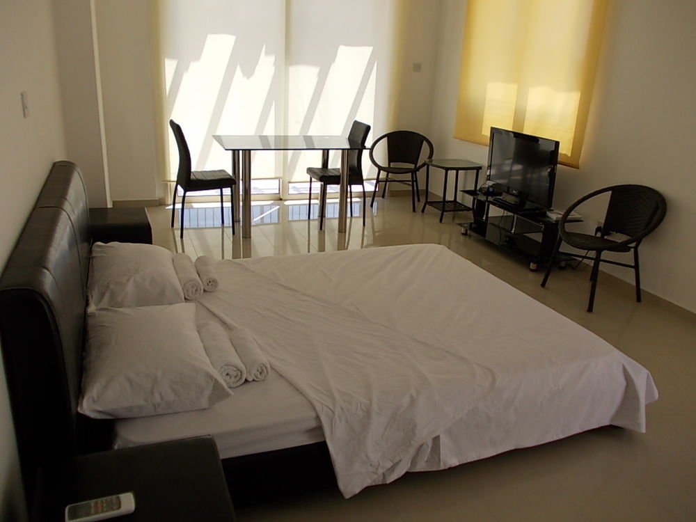Adriana Holiday Resort Paphos Bagian luar foto